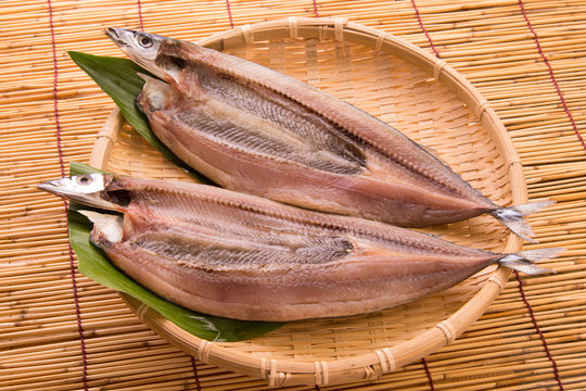 秋刀魚開き のストック写真 ロイヤリティフリーの画像 ベクター イラスト Adobe Stock