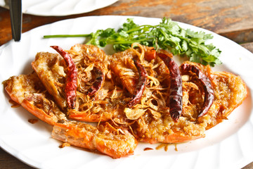 Shrimp with tamarind sauce.