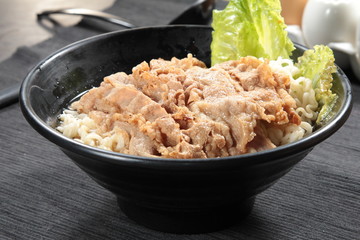 牛肉麺