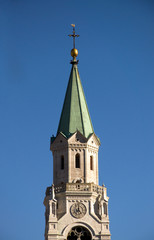 Fototapeta na wymiar Kirche w Cortina d'Ampezzo - Dolomity - Alpen