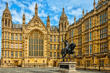 Richard I statue outside Palace of Westminster, London - obrazy, fototapety, plakaty