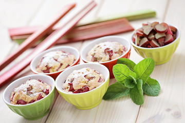 rhubarb muffin