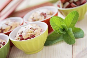 rhubarb muffin