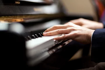 Rolgordijnen Pianist playing music © Minerva Studio