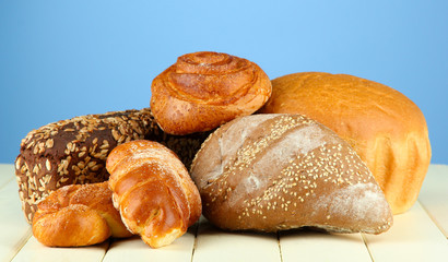Composition with bread and rolls