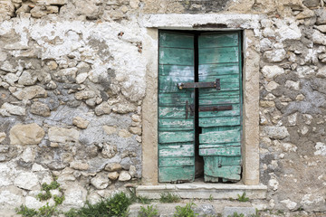 Eingangstüre eines verlassenen Hauses, Griechenland