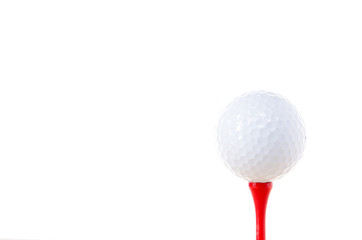 roter tee und golfball