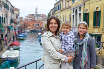 Fototapeta na wymiar Venetian view and family