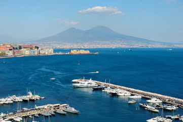 Fototapeta na wymiar view of the sea near Naples with Vesuvius