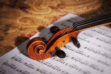 Old italian violin witn score