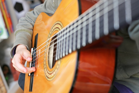 Kindergitarre