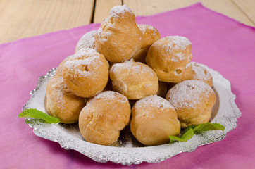 Portion of profiteroles