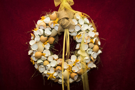 Kranz mit Eierschalen