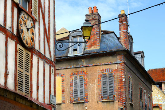 Historische Gebäude in Joigny / Burgund, Frankreich