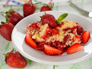 strawberry crumble