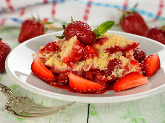 strawberry crumble