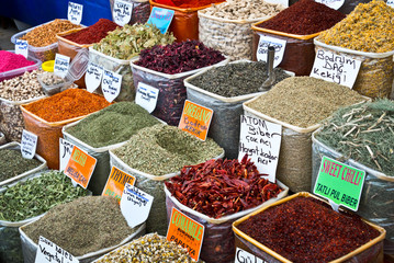 Piments et &eacute;pices sur un march&eacute;, Tuquie