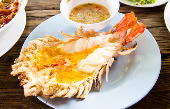 Grilled fresh big shrimp ( Macrobrachium rosenbergii) at Thailan