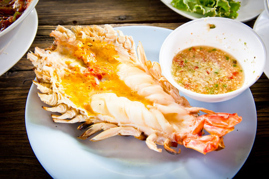 Grilled fresh big shrimp ( Macrobrachium rosenbergii) at Thailan