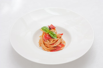 Pasta with tomatoes and basil
