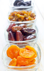 dried apricots, raisins and dates