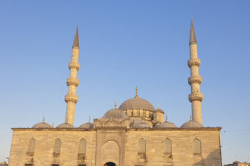 Fototapeta na wymiar Neue Moschee (Yeni Cami) in Istanbul