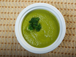 Creamy soup with broccoli