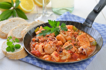 Fischragout in pikanter Tomatensoße