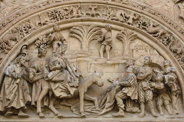 Fototapeta premium FACHADA DE LA CATEDRAL VIEJA DE SALAMANCA