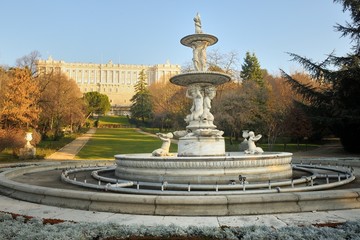Fototapeta na wymiar Palacio real de Madrid