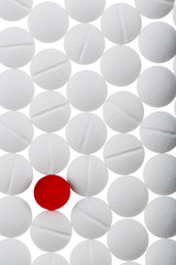 Tabletten in Weiß und Rot