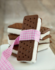 Ice cream sandwich