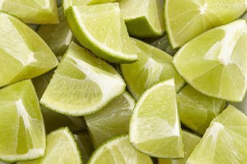 Limette geachtelt
