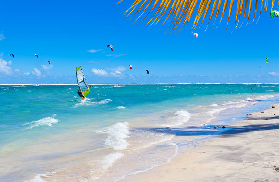kite-surf, planche &agrave; voile, lagon de Saline, R&eacute;union
