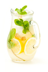 fresh lemonade from lemon ginger and mint