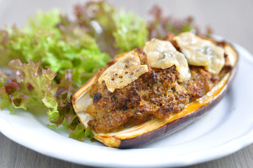 Gefüllte Aubergine