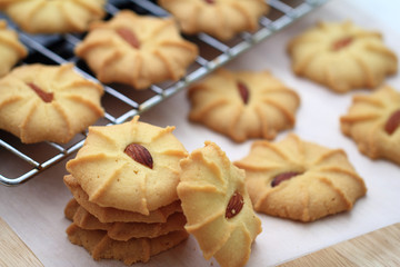 Almond butter cookies