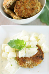 Vegetarisches Pflanzerl mit Kohlrabigemüse