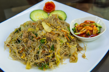 fried noodles with seasoning