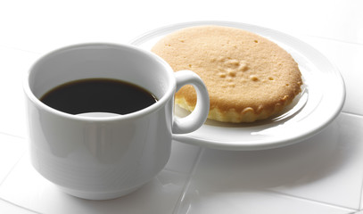 black coffee with butter cake