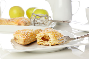 Apfeltaschen auf der Kaffeetafel