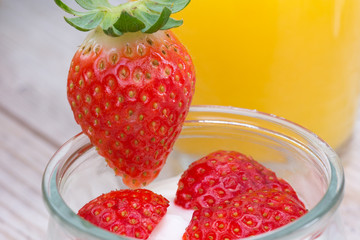 erdbeeren mit joghurt
