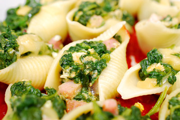pasta shells stuffed with spinach and eggs