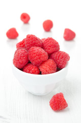 fresh raspberries in a bowl