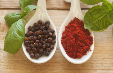 Paprika und Pfefferkörner