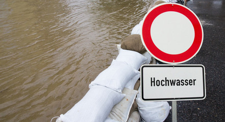 Sperrung wegen Hochwasser