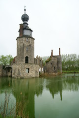 Castello a Mons