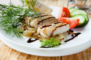 grilled fillet lemon sole with onion