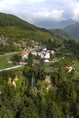 Fototapeta na wymiar Klasztor Moraca, Czarnogóra