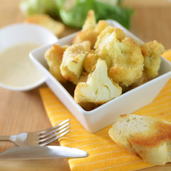 Brokkoliröschen, paniert und frittiert